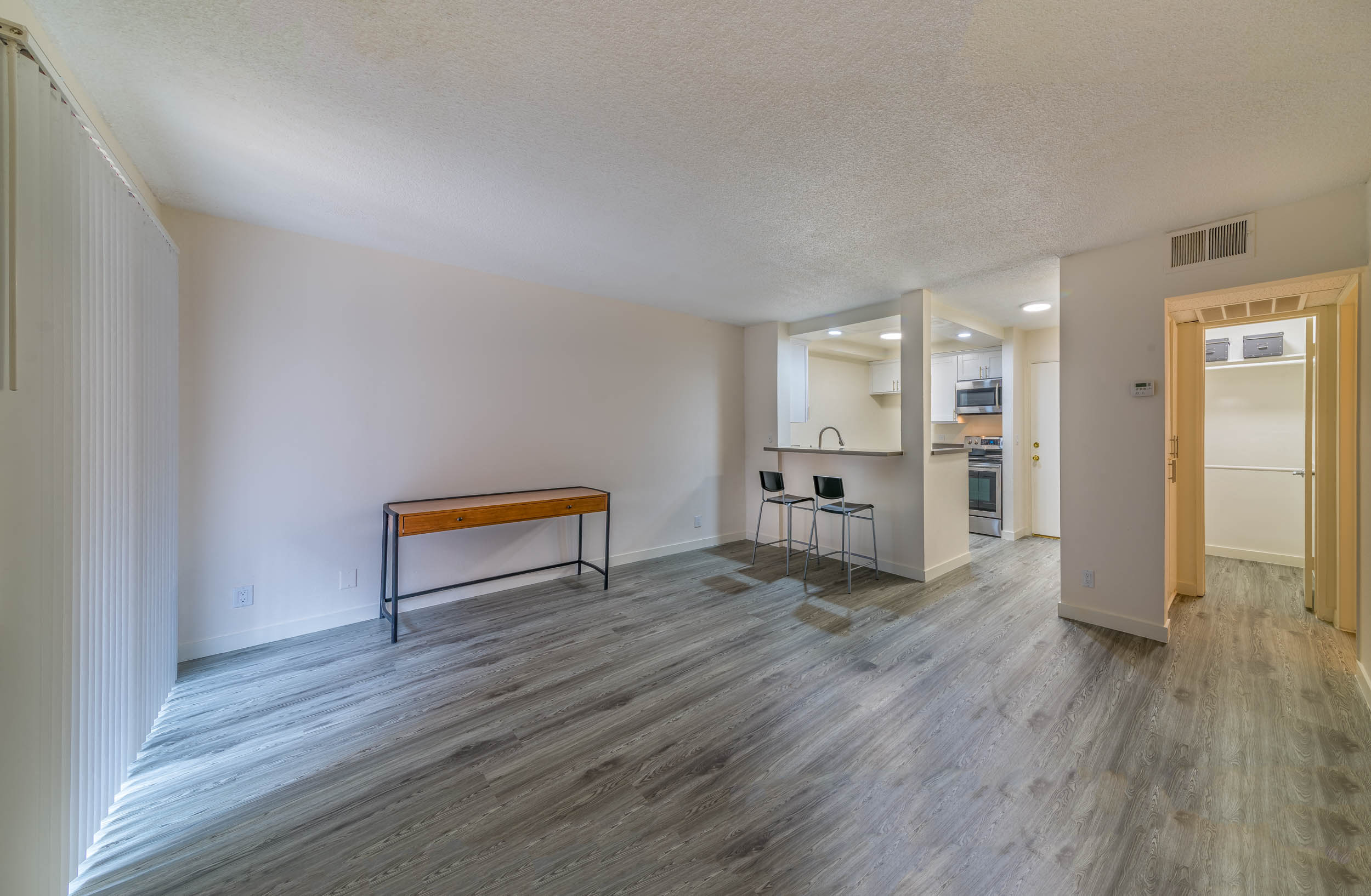Floor plan for studio, 1 bath, 550 sqft